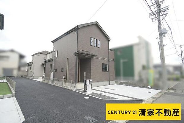 Ｃ号棟：駐車スペース2台分あり!(2026年09月撮影)