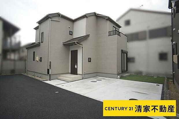 Ｄ号棟：駐車スペース2台分あり!(2026年09月撮影)