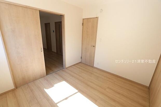 Ｂ号棟：子供部屋にも嬉しい全居室収納スペース(2026年10月撮影)
