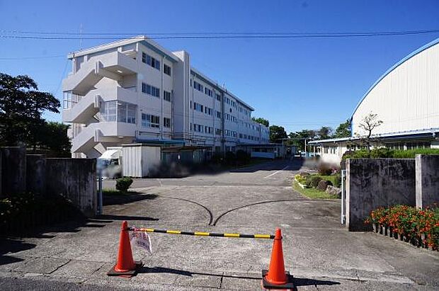 西山小学校まで1100m、西山小学校まで1100m(徒歩約14分)