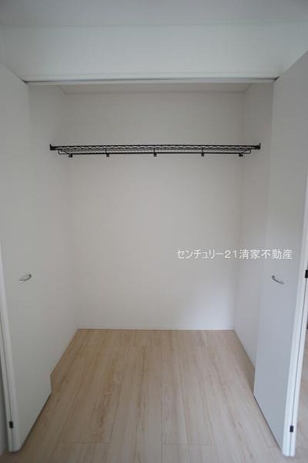 2号棟:たっぷり収納のクローゼット!(2026年09月撮影)
