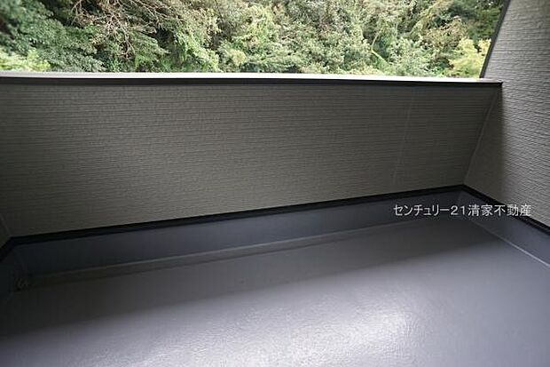 2号棟:広々バルコニーでお洗濯ラクラク(2026年09月撮影)