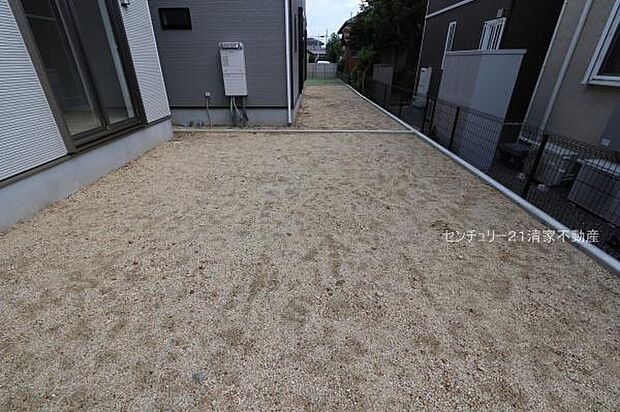 2号棟:お子様も嬉しいお庭つき!(2026年09月撮影)