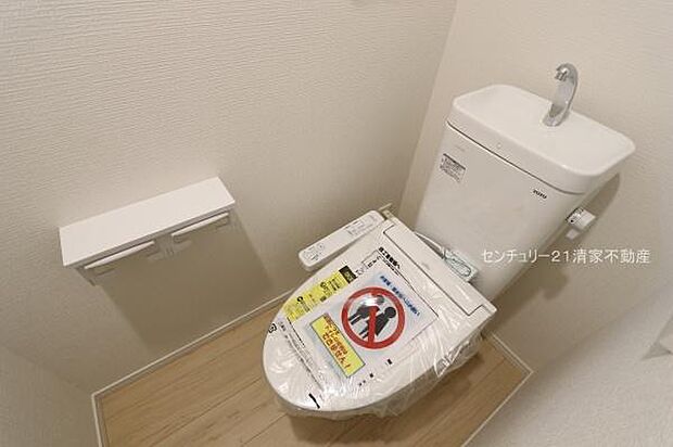 3号棟:白を基調とした、清潔感のある水廻りです。(2026年09月撮影)