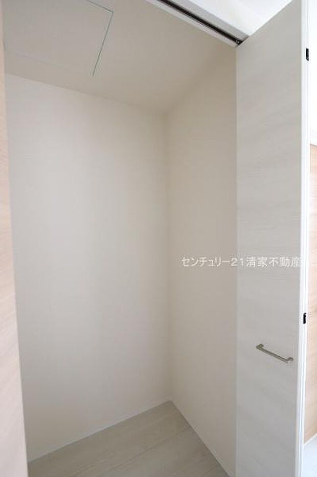 1号棟:たっぷり収納のクローゼット!(2026年09月撮影)