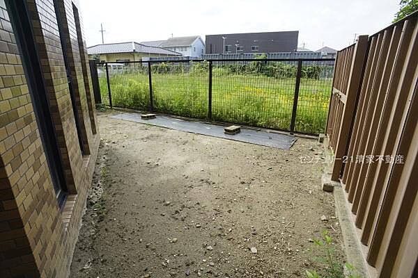 お子様も嬉しいお庭付き！(2026年07月撮影)