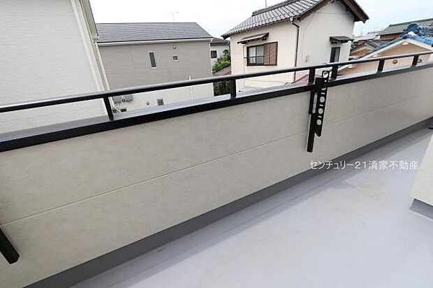 1号棟:広々バルコニーでお洗濯ラクラク(2026年07月撮影)