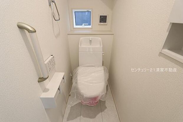 3号棟:手すりがついているため、ご年配の方も安心(2026年07月撮影)