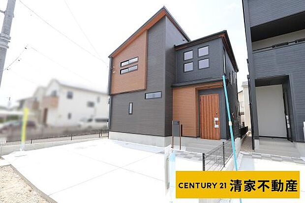 3号棟:駐車スペース3台可(車種による)(2026年07月撮影)