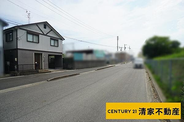 長塚公園まで徒歩2分！(2026年07月撮影)