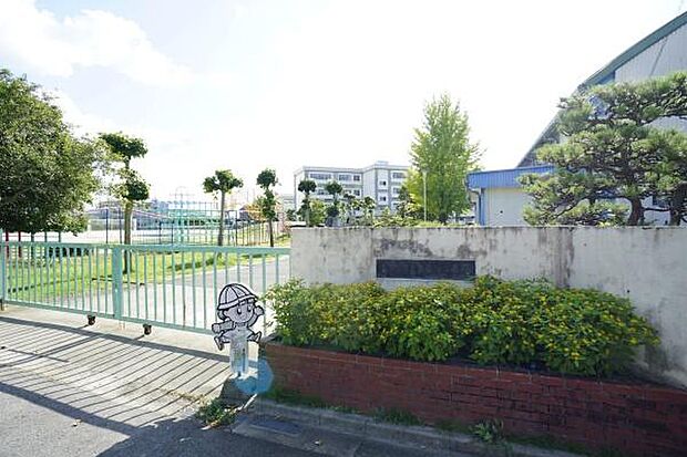 鳥居松小学校まで1000m、鳥居松小学校まで1000m(徒歩約13分)