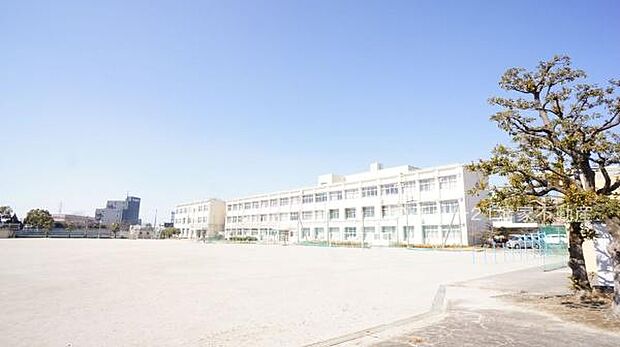 北里中学校まで1400m、北里中学校まで1400m(徒歩約18分)
