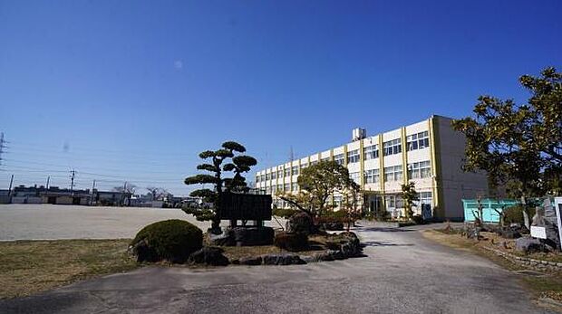 小木小学校まで1000m、小木小学校まで1000m(徒歩約13分)