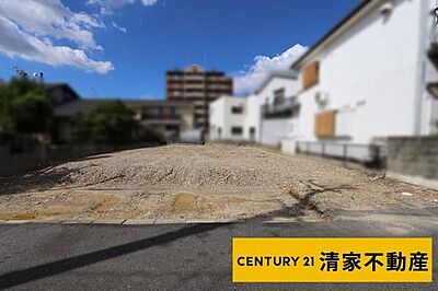 外観:南向き道路で日当たり良好!(2026年09月撮影) 外観:南向き道路で日当たり良好!(2026年09月撮影)