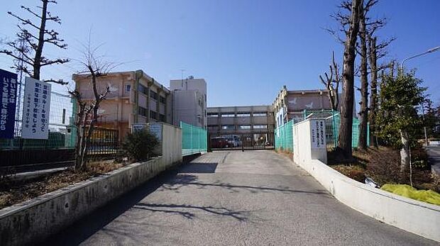 本庄小学校まで1000m、本庄小学校まで1000m(徒歩約13分)