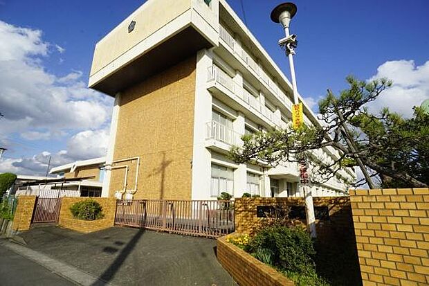 白木小学校まで450m、白木小学校まで450m(徒歩約6分)