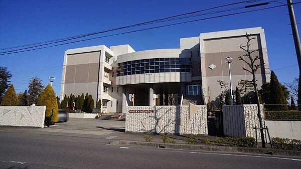 小牧中学校まで450m、小牧中学校まで450m(徒歩約6分)
