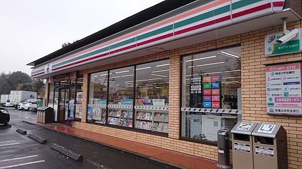 セブンイレブン浦和南部領店まで320m