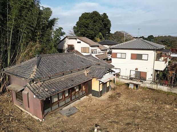 建築条件なし!南西角地の約152坪。資産性と住環境を兼ね備えた宅地です。更地渡しです!