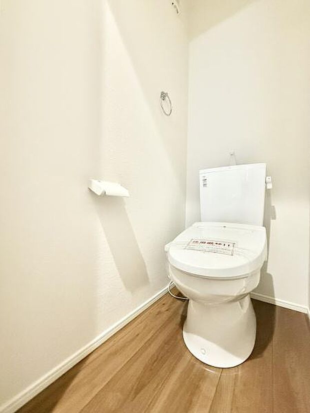 トイレは1階と3階にあります!いつでも快適に使える温水洗浄便座を設置!