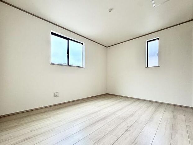 飽きのこないバランスの取れた配色はインテリアの配置もしやすく模様替えも楽しめそうですね！