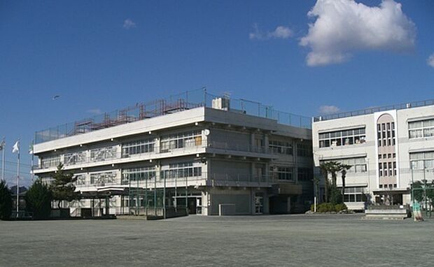 さいたま市立大戸小学校まで1120m