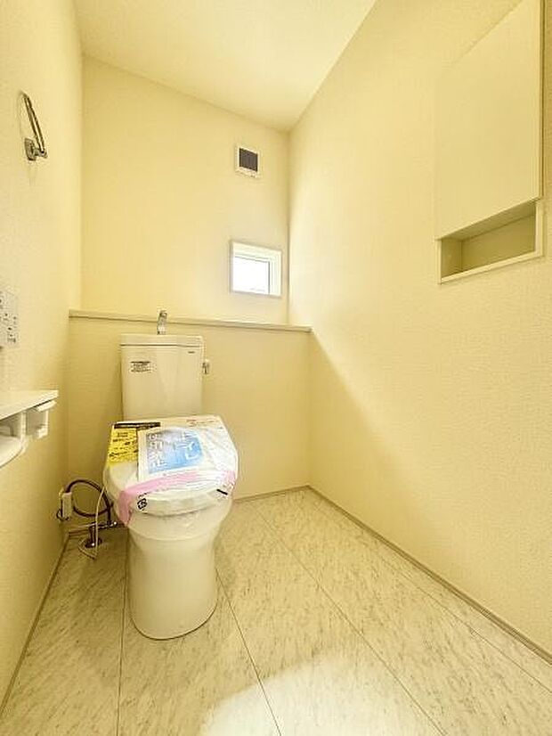 トイレは1階と2階にあります!いつでも快適に使える温水洗浄便座を設置!