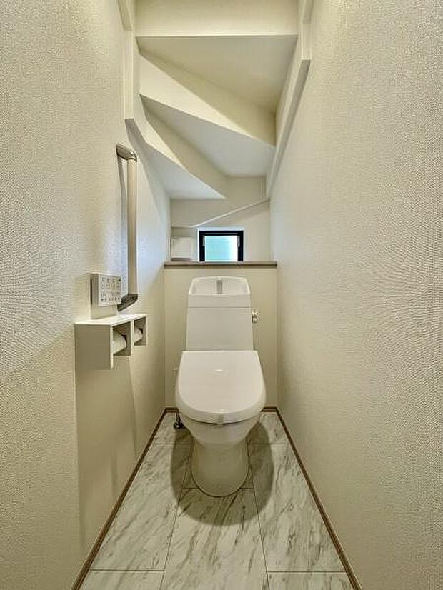 トイレは1階と2階にあります！いつでも快適に使える温水洗浄便座を設置！