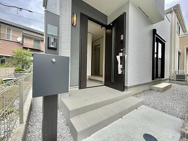 スーパー、コンビニ、ドラッグストア、総合病院、公園などが徒歩圏内に揃う暮らしやすい環境です！