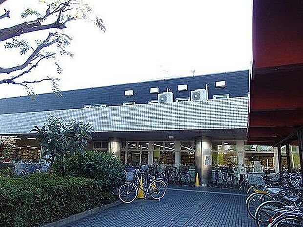 蕨市立図書館まで900m