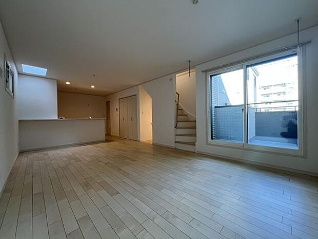 18.7帖の広々LDKは家族全員がゆったりとくつろげる空間です。リビングとダイニングを自由に使い分けられるため、様々なライフスタイルに対応します!