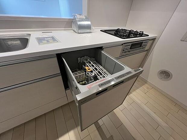 家事の時短に嬉しいビルトイン食洗機付き!忙しい毎日をサポートする頼れる設備です。