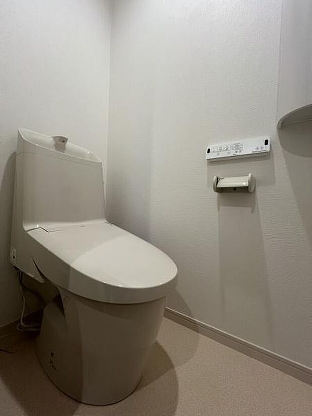 トイレは1・2階に設置され、シャワートイレが内蔵されているので使用後はスッキリ爽快!