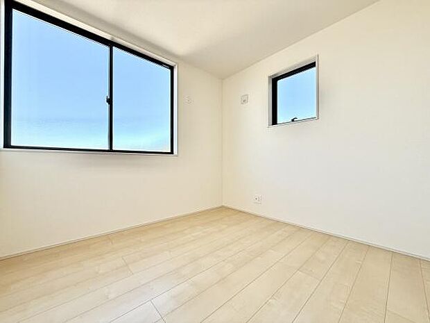 2面採光の明るい洋室。寝室にも子供部屋にもぴったりです！