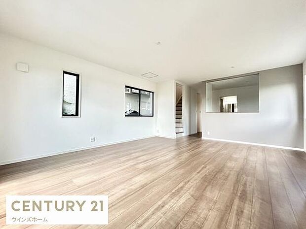 LDKは19.4帖！コミュニケーションが取りやすい空間設計！お食事を取るダイニングスペース、くつろげるリビングスペースの両方しっかり確保されています。