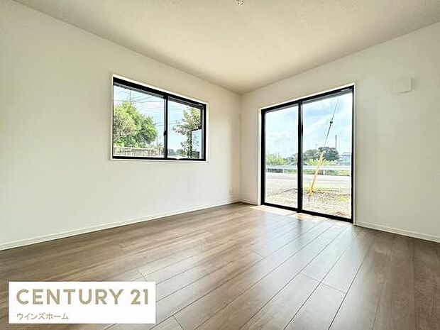 2面採光で明るく風通しの良い居室。快適なプライベート空間を確保できます。クローゼット完備。