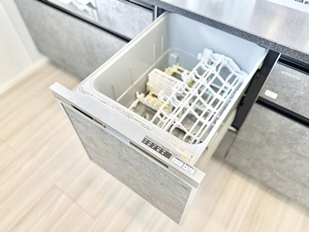 ビルトイン食洗機付きのシステムキッチンで家事の負担を軽減、忙しいパパママをサポートします！