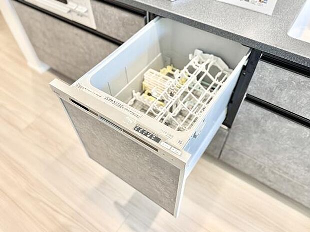 ビルトイン食洗機付きのシステムキッチンで家事の負担を軽減、忙しいパパママをサポートします!