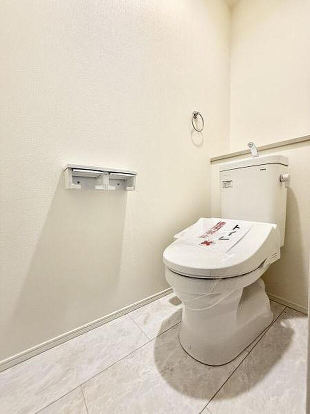 トイレは1・2階に設置され、シャワートイレが内蔵されているので使用後はスッキリ爽快！