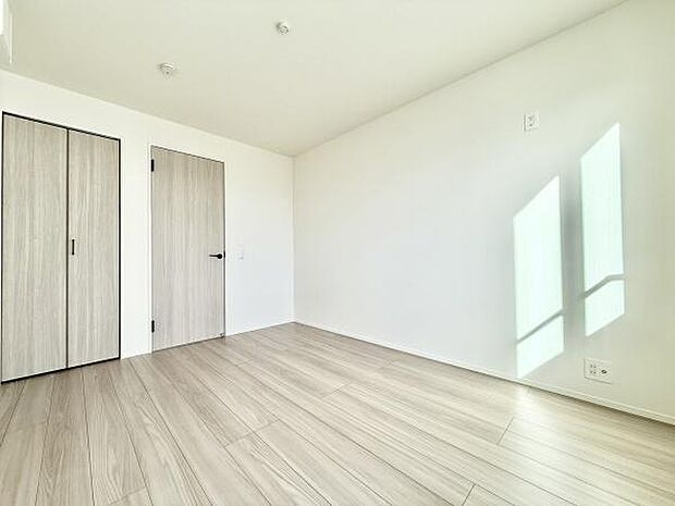 6帖洋室！シンプルなデザインが魅力です！