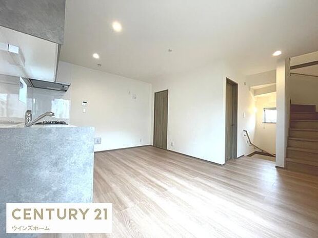 毎日の暮らしがもっと快適に、機能的なリビング階段。