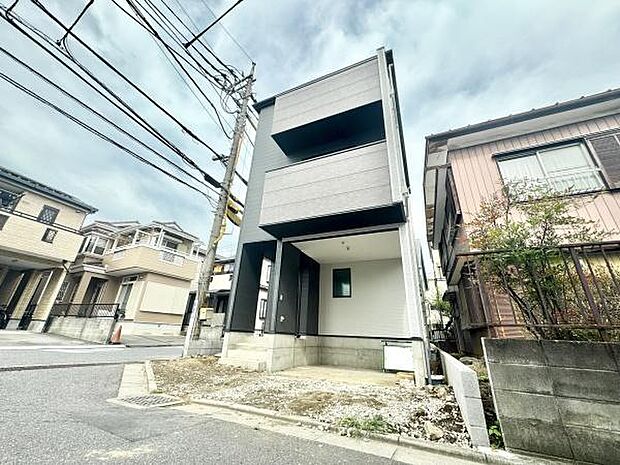 開放感のある角地！ウォークインクローゼット2ヵ所、パントリーなど収納豊富です！ワンランク上の分譲住宅！