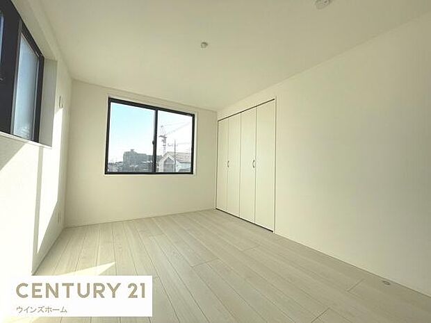 4.6帖の納戸は収納スペースとしても、書斎や趣味などのお部屋に使ってもOK!