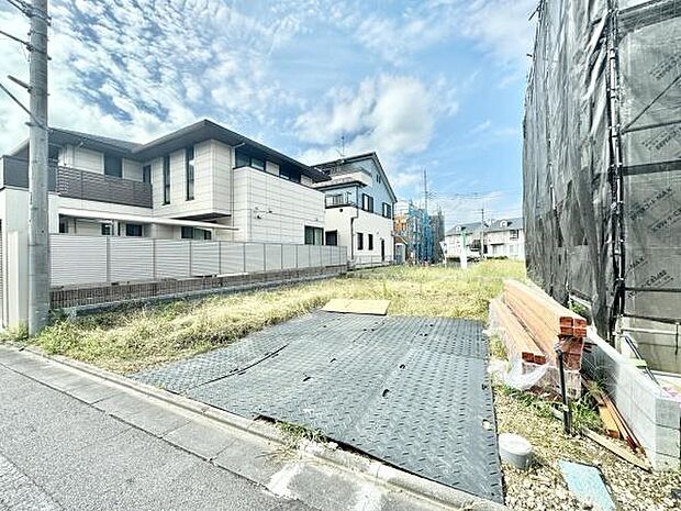 スーパー、コンビニが徒歩3分!買物便利な環境です!JR武蔵野線「西浦和」駅徒歩4分!JR埼京線「中浦和」駅も徒歩圏内!