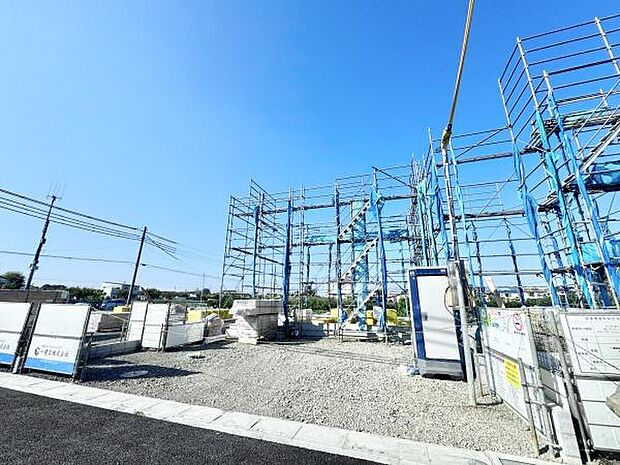 カースペース3台駐車可能で、お出かけや通勤時にも安心です!