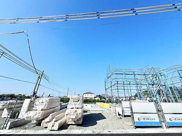 カースペース3台駐車可能で、お出かけや通勤時にも安心です！