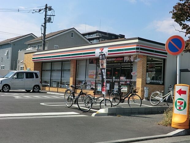 セブンイレブン東浦和駅北通り店まで364m
