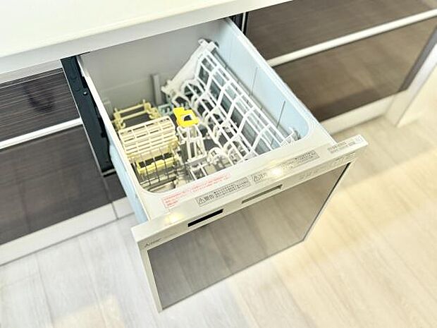 家事の時短に嬉しいビルトイン食洗機付き！忙しい毎日をサポートする頼れる設備です。