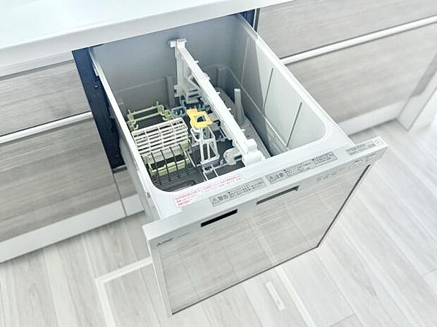 家事の時短に嬉しいビルトイン食洗機付き!忙しい毎日をサポートする頼れる設備です。