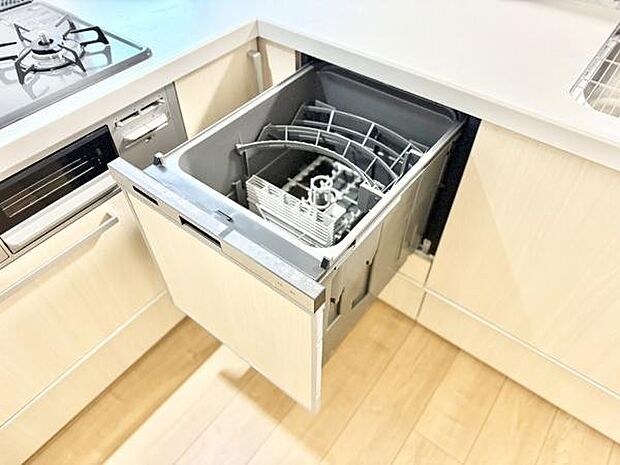 家事の時短に嬉しいビルトイン食洗機付き!忙しい毎日をサポートする頼れる設備です。